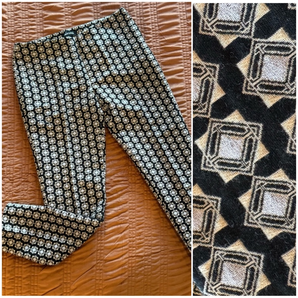 Luxury and Sophisticated • Skinny geometric design pants